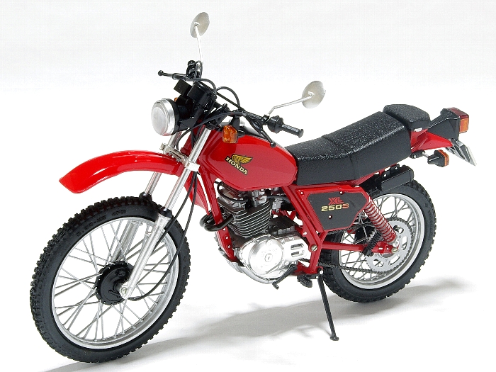 バンダイ 1/12 ホンダ XL250S HONDA モトクロス オフ車 バンダイ　ホンダXL250S 1⁄12 プラモデル